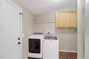 905 Mountain View Rd, Sweet Home, OR 97386 - Photo 29