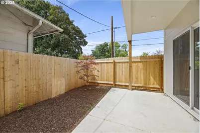 5860 N Missouri Ave, Portland, OR 97217 - Photo 17