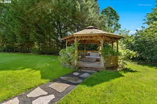 24300 NE Dayton Ave, Newberg, OR 97132 - Photo 45