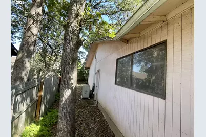 2771 Malibu Way, Eugene, OR 97405 - Photo 7