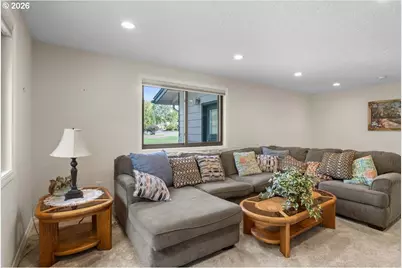1240 39th Ave SW, Albany, OR 97321 - Photo 3