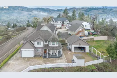 860 NE Ventura St, Roseburg, OR 97470 - Photo 45