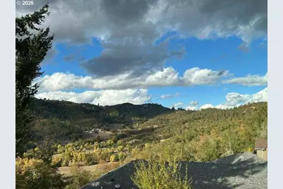 860 NE Ventura St, Roseburg, OR 97470 - Photo 43