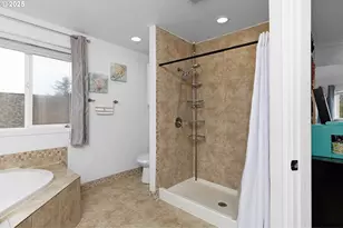 860 NE Ventura St, Roseburg, OR 97470 - Photo 23