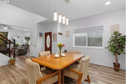 860 NE Ventura St, Roseburg, OR 97470 - Photo 7