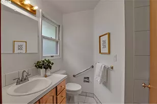 12820 SW Bowmont St, Portland, OR 97225 - Photo 15