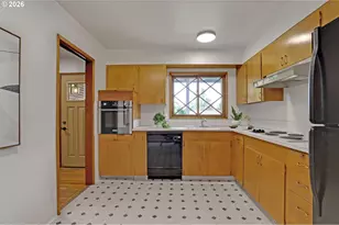 12820 SW Bowmont St, Portland, OR 97225 - Photo 11