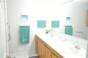 4215 Mt Reuben Rd, Glendale, OR 97442 - Photo 23