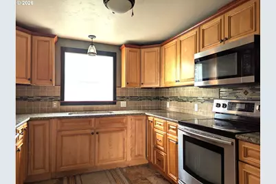 76232 Beech St, Oakridge, OR 97463 - Photo 5