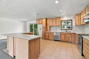 2821 SW Willowbrook Ct, Gresham, OR 97080 - Photo 11