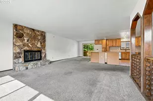 2821 SW Willowbrook Ct, Gresham, OR 97080 - Photo 5