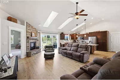 28003 Green Oaks Dr, Eugene, OR 97402 - Photo 9