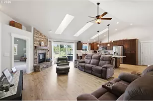 28003 Green Oaks Dr, Eugene, OR 97402 - Photo 9