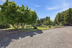28003 Green Oaks Dr, Eugene, OR 97402 - Photo 39