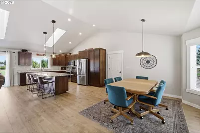 28003 Green Oaks Dr, Eugene, OR 97402 - Photo 13