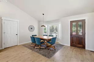 28003 Green Oaks Dr, Eugene, OR 97402 - Photo 11