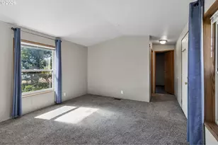 37071 Wallace Creek Rd, Springfield, OR 97478 - Photo 37