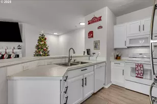 7216 SW Manor Way, Beaverton, OR 97078 - Photo 13