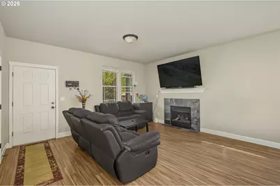 129 NW Connell Ave, Hillsboro, OR 97124 - Photo 5