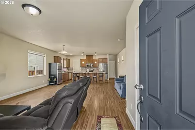 129 NW Connell Ave, Hillsboro, OR 97124 - Photo 3