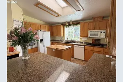 2490 Blue Boy Ln, Eugene, OR 97404 - Photo 15