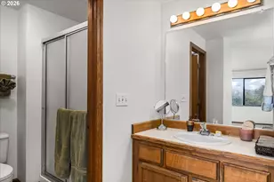 1927 Lake Isle Dr, Eugene, OR 97401 - Photo 23