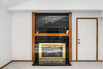 1927 Lake Isle Dr, Eugene, OR 97401 - Photo 9