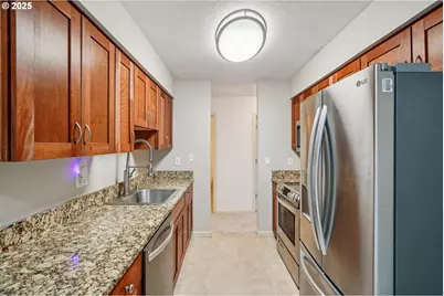 2531 SW Spring Garden St, Portland, OR 97219 - Photo 13