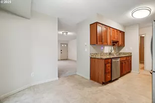 2531 SW Spring Garden St, Portland, OR 97219 - Photo 11