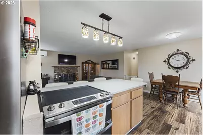 1070 Arago Ave, Coos Bay, OR 97420 - Photo 7
