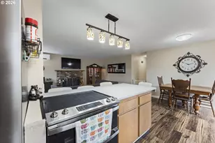 1070 Arago Ave, Coos Bay, OR 97420 - Photo 7