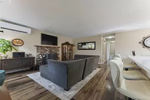 1070 Arago Ave, Coos Bay, OR 97420 - Photo 13