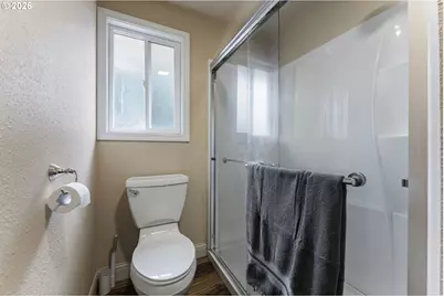 1070 Arago Ave, Coos Bay, OR 97420 - Photo 17
