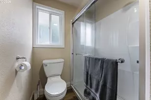 1070 Arago Ave, Coos Bay, OR 97420 - Photo 17