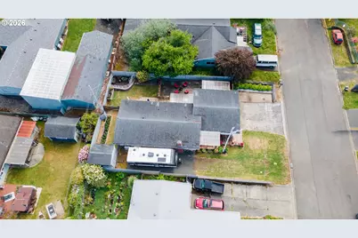 1070 Arago Ave, Coos Bay, OR 97420 - Photo 35