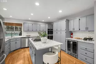 2807 SW 28th Dr, Portland, OR 97219 - Photo 3