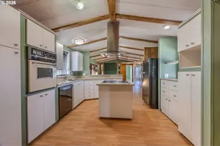 56 Manor Loop, Roseburg, OR 97471 - Photo 9