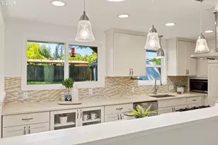 12320 SW Tremont St, Portland, OR 97225 - Photo 11