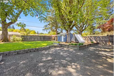 12320 SW Tremont St, Portland, OR 97225 - Photo 21