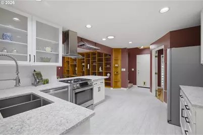 12208 SW 34th Ave, Portland, OR 97219 - Photo 9