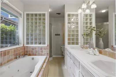 12208 SW 34th Ave, Portland, OR 97219 - Photo 21