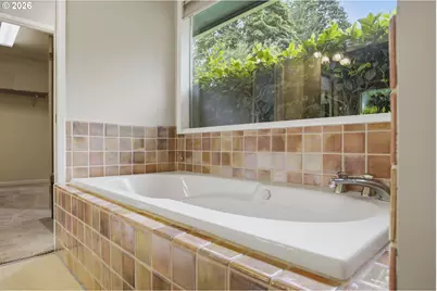 12208 SW 34th Ave, Portland, OR 97219 - Photo 23