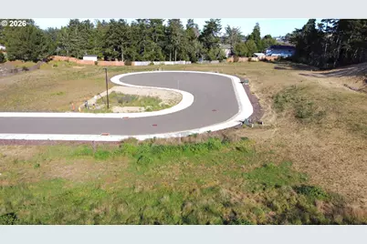 1070 Park Pl, Coos Bay, OR 97420 - Photo 9