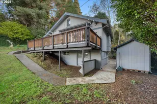 1254 N 6th St, Coos Bay, OR 97420 - Photo 3