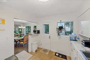 1254 N 6th St, Coos Bay, OR 97420 - Photo 9