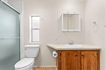 1400 Candlelight Dr #208, Eugene, OR 97402 - Photo 19