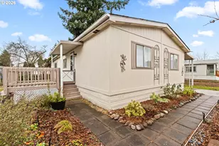 1400 Candlelight Dr, Eugene, OR 97402 - Photo 3