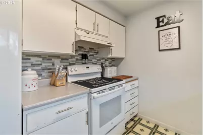 608 Cottonwood Ave, Tillamook, OR 97141 - Photo 11