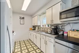 608 Cottonwood Ave, Tillamook, OR 97141 - Photo 9