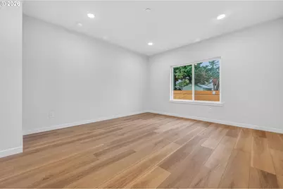 9251 E Burnside St, Portland, OR 97216 - Photo 7